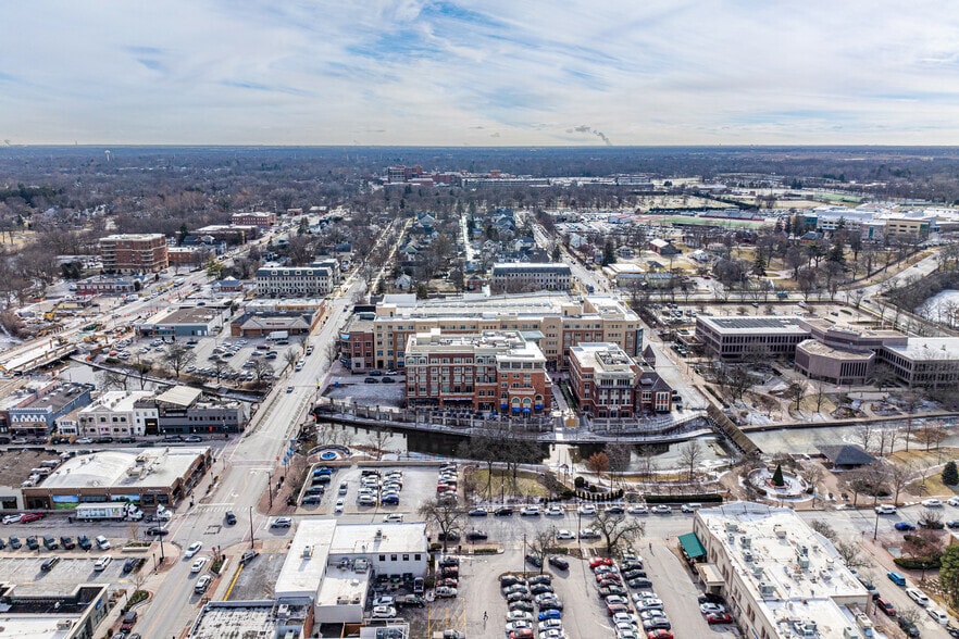 More Photos Of 123 Water St, Naperville General Retail For Lease