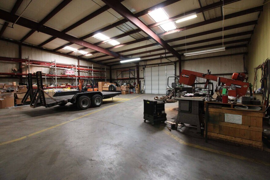 More Photos Of 1416 Alpine Blvd, Bossier City Manufacturing For Sale