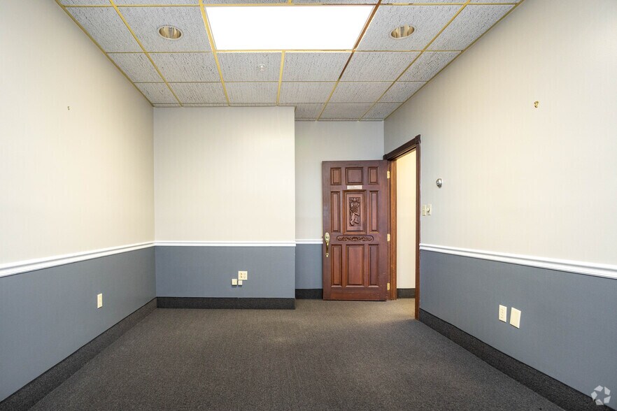 More Photos Of 338 Harris Hill Rd, Buffalo Office For Lease