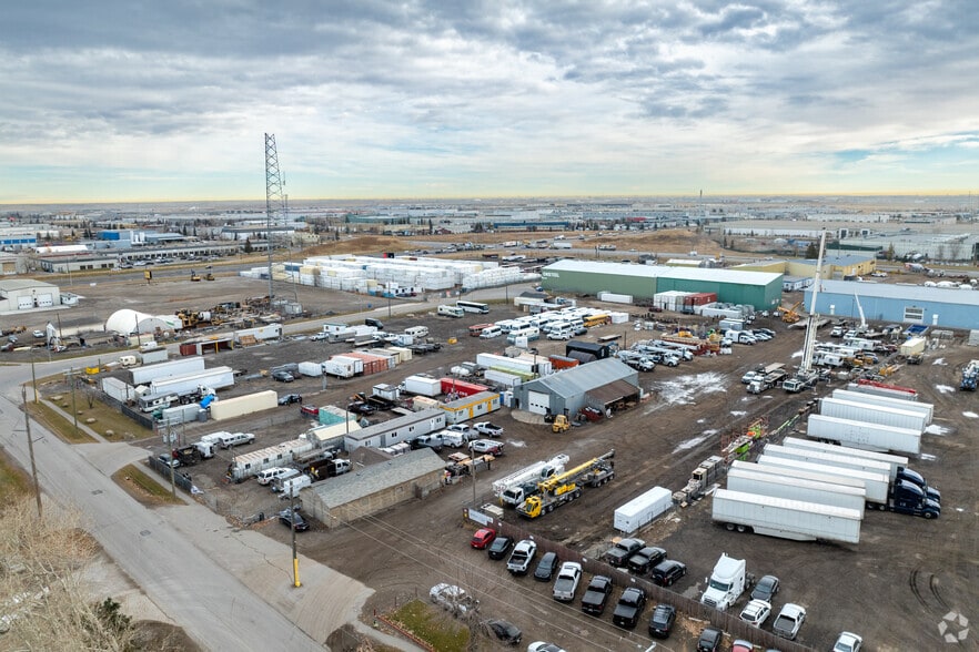 More Photos Of 8612 48th St SE, Calgary Service For Lease