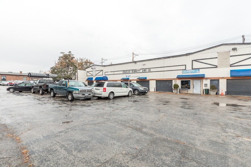 More Photos Of 3500 S Kingshighway Blvd, Saint Louis Auto Repair For Sale