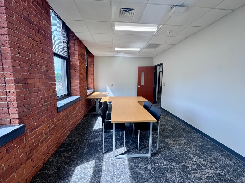 More Photos Of 1 Federal St, Springfield Flex For Lease