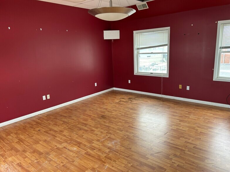 More Photos Of 553 Main St, Stroudsburg Loft Creative Space For Lease