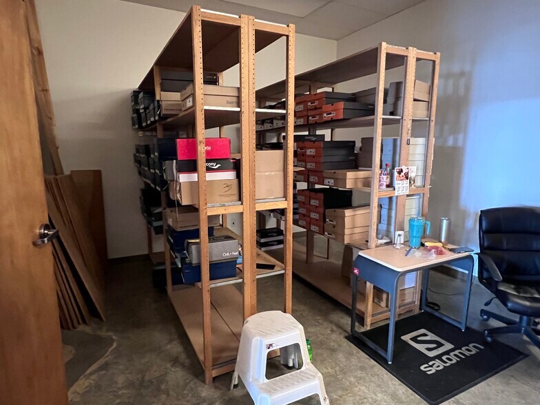 More Photos Of 2201 W Nob Hill Blvd, Yakima Freestanding For Lease