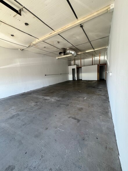 More Photos Of 2302-2320 Cabrera Ave, San Bernardino Service For Lease