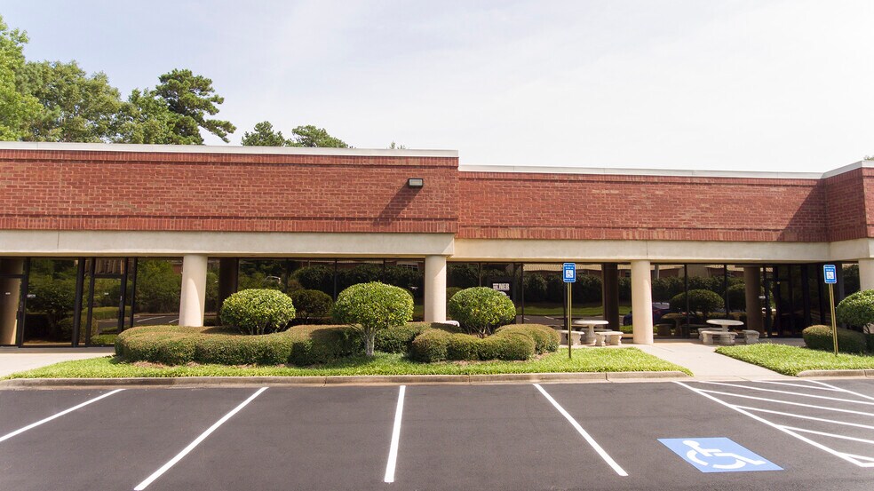 More Photos Of 5076 Winters Chapel Rd, Atlanta Office For Lease