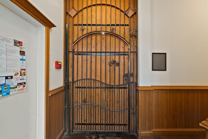 More Photos Of 102 S 1st Ave, Sandpoint Storefront Retail Office For Sale