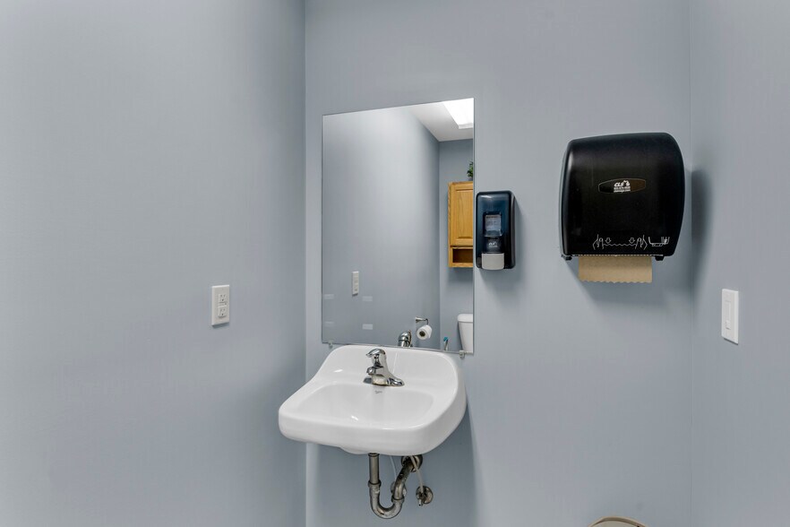 More Photos Of 113 S East Ave, Jackson Medical For Lease