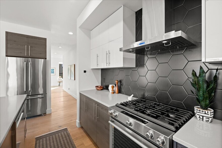 More Photos Of 8057 SE 19th Ave, Portland Apartments For Sale