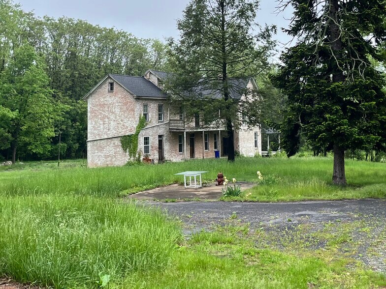 More Photos Of 3583 Scotland Rd, Scotland Schools For Sale
