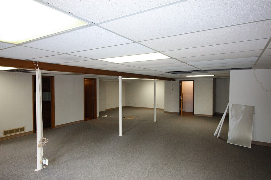 More Photos Of 7213-7313 W Jefferson Blvd, Fort Wayne Medical For Lease