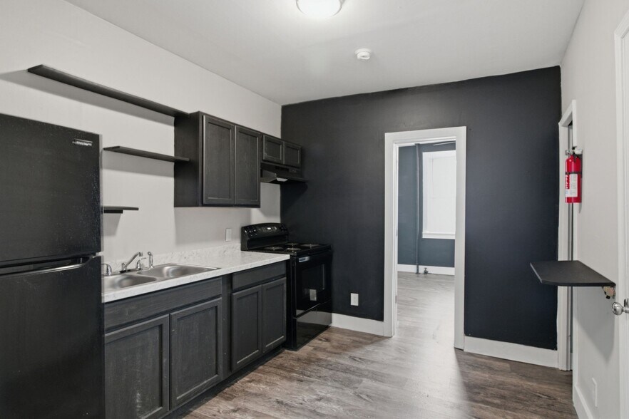 More Photos Of 303 S Poplar St, Paris Apartments For Sale