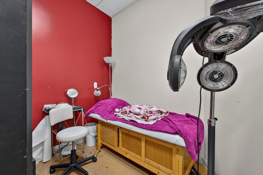More Photos Of 131 Boston Rd, North Billerica General Retail For Sale