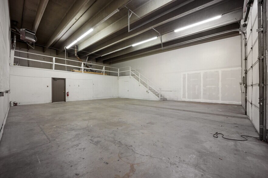 More Photos Of 1130 Valley St, Colorado Springs Warehouse For Lease