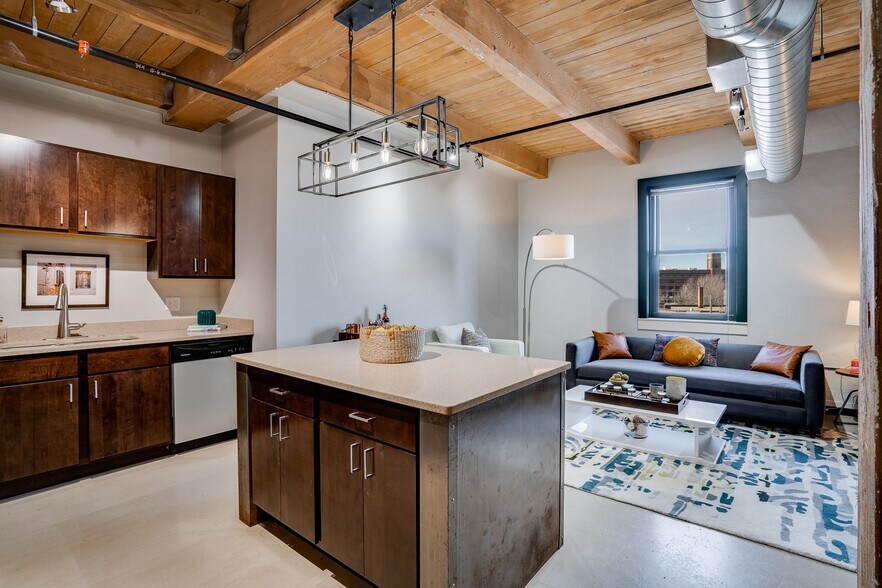 More Photos Of 2410 University Ave W, Saint Paul Apartments For Lease