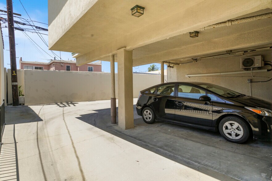 More Photos Of 1217 S Orange Grove Ave, Los Angeles Apartments For Sale