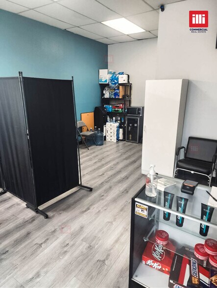 More Photos Of 6411 Sepulveda Blvd, Van Nuys Storefront For Lease