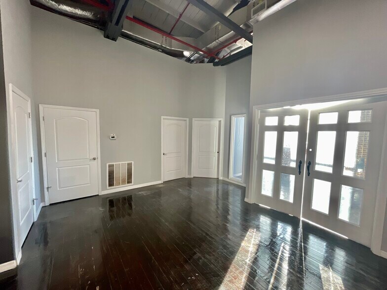 More Photos Of 1906 N Armenia Ave, Tampa Loft Creative Space For Lease