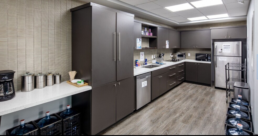 More Photos Of 18093 Prairie Ave, Torrance Office For Sale