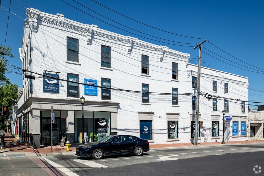 More Photos Of 263-265 Main St, Huntington Office For Lease