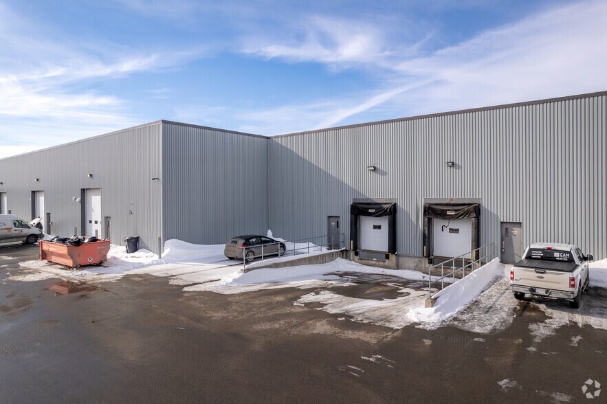 More Photos Of 101 Rue Omer-Deserres, Blainville Warehouse For Lease