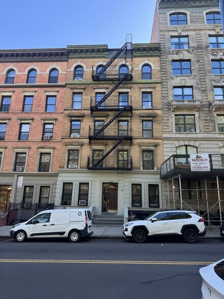 More Photos Of 280 Manhattan Ave, New York Apartments For Sale