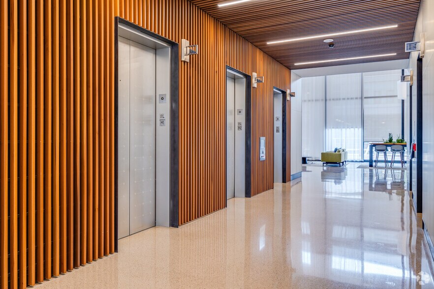 More Photos Of 2 N Central, Phoenix Coworking Space