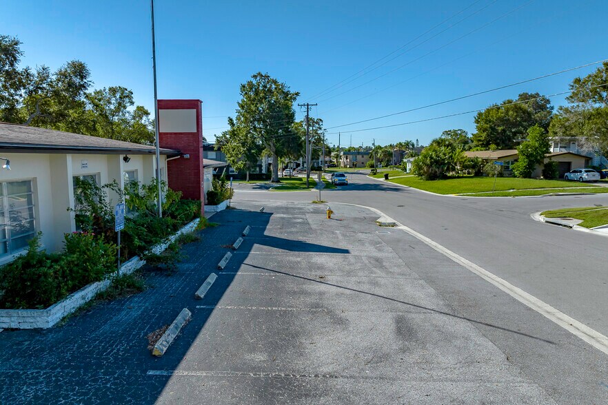 More Photos Of 219 Betty Ln, Clearwater Office Residential For Sale