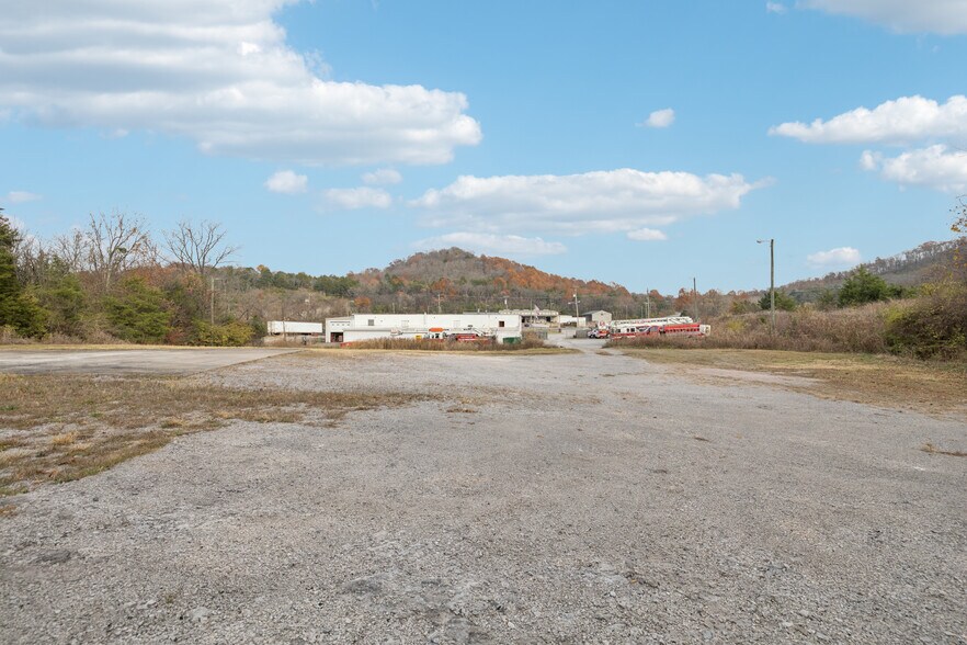 More Photos Of 3502 Dickerson Pike, Nashville Flex For Sale