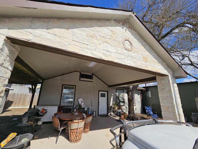 More Photos Of 1502 1/2 Jenkins Rd, Pasadena Self Storage For Sale