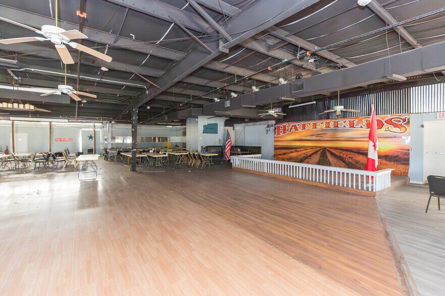 More Photos Of 4024 Paul S Buchman Hwy, Zephyrhills Restaurant For Sale