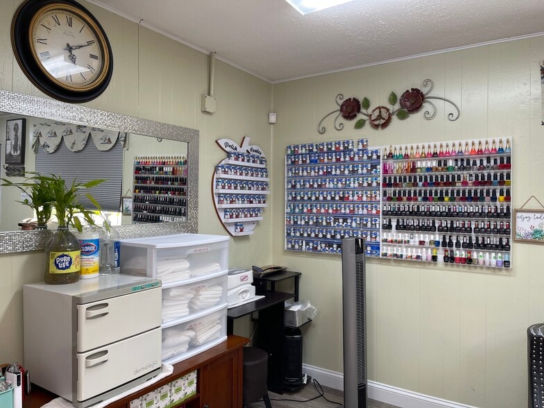 More Photos Of 811 Lakeview St, Kannapolis Freestanding For Sale