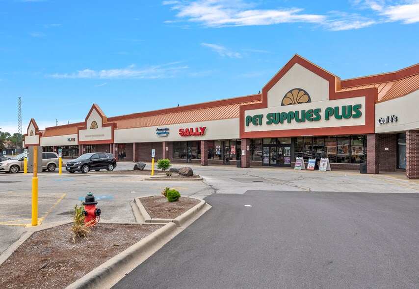 More Photos Of 1861-1927 E Sangamon Ave, Springfield General Retail For Sale