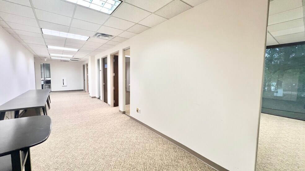 More Photos Of 8800 Roswell Rd, Sandy Springs Office For Sale