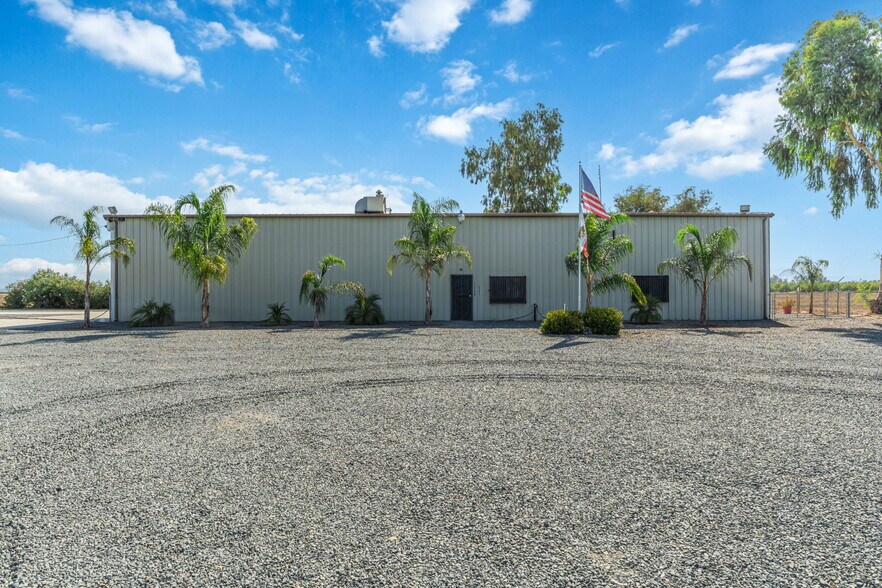 More Photos Of 23259 Avenue 64 Ave, Ducor Warehouse For Sale