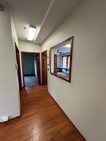 More Photos Of 564 S Washington St, Naperville Office For Lease