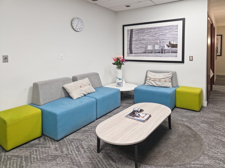 More Photos Of 1816 Crowchild Trail NW, Calgary Coworking Space