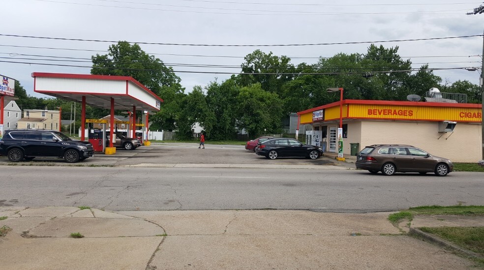 1420 W Washington St  