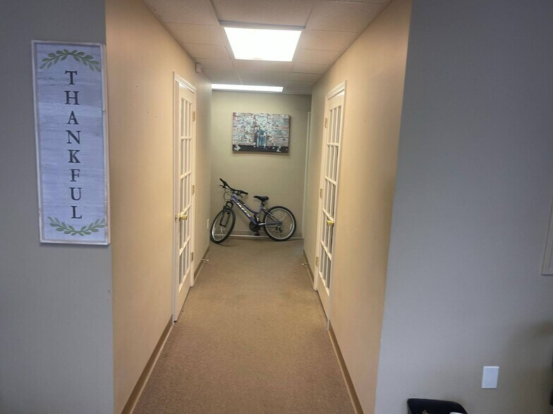 Primary Photo Of 1305 10th Ave, Calera Unknown For Lease