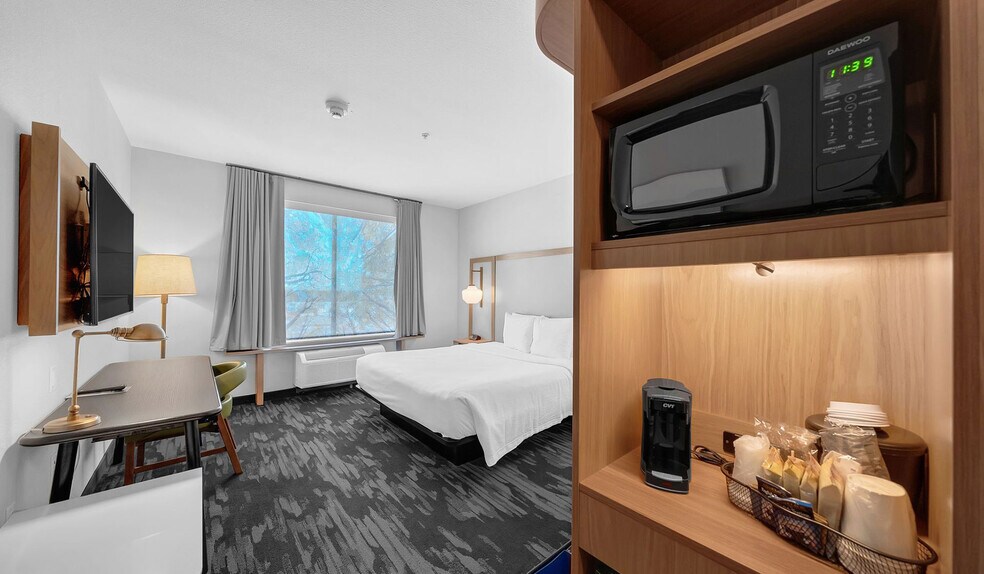 More Photos Of 409 N Clark Rd, Cedar Hill Hotel For Sale