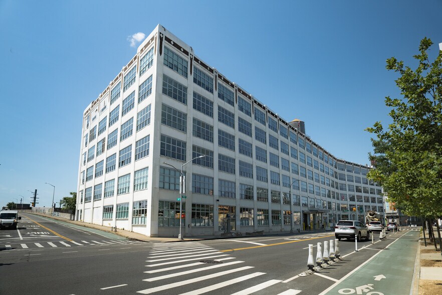More Photos Of 37-18 Northern Blvd, Long Island City Office For Lease