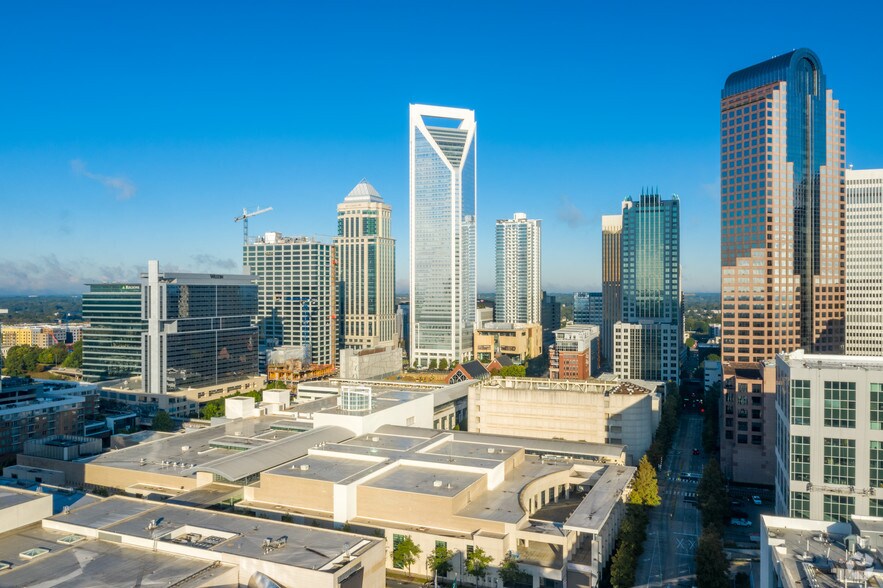 More Photos Of 600 S Tryon St, Charlotte Office For Lease