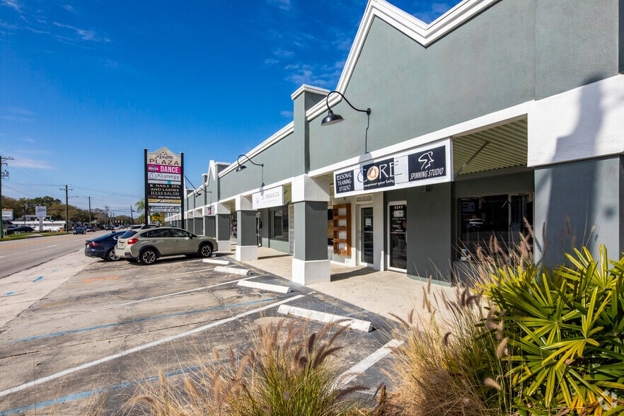 Primary Photo Of 4245 Henderson Blvd, Tampa Storefront For Lease