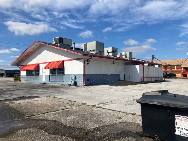 2124 N Locust Ave, Lawrenceburg, TN 38464 Retail For Lease