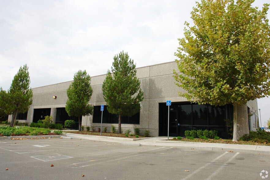 More Photos Of 1346 Blue Oaks Blvd, Roseville Office For Lease