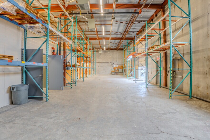 More Photos Of 9681-9725 Rue Clément, Montréal Unknown For Lease