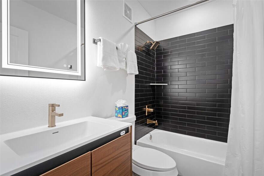 More Photos Of , Houston Multifamily For Sale