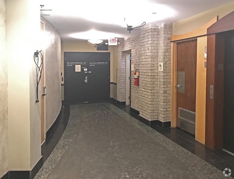 More Photos Of 1201 Harmon Pl, Minneapolis Office For Lease