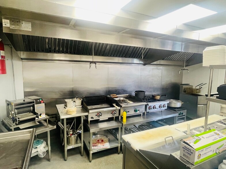 More Photos Of 1725 N Limestone St, Gaffney Restaurant For Sale