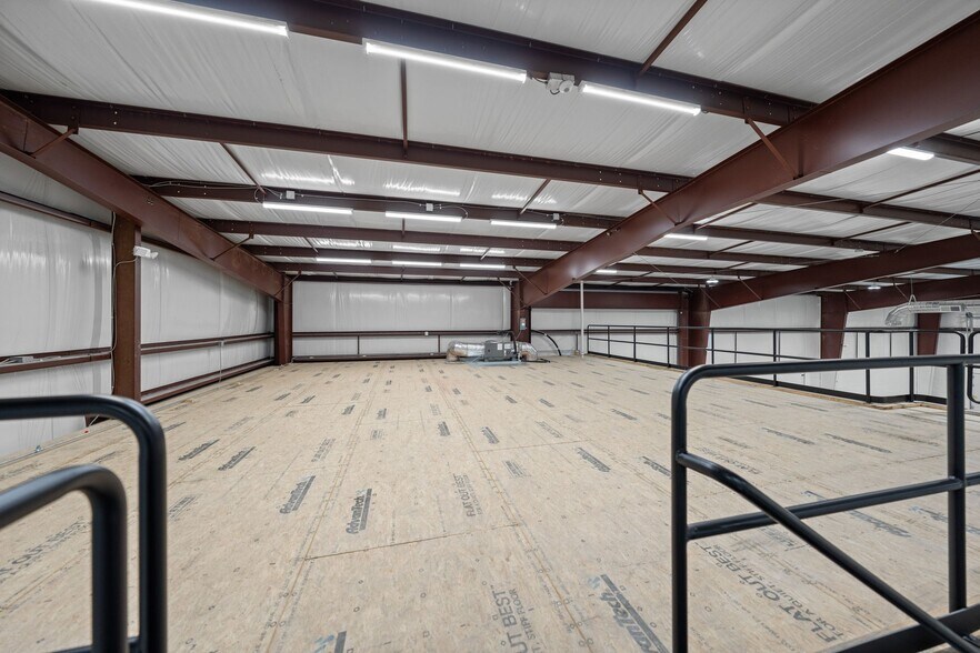 More Photos Of 1170 Dunlop Ln, Clarksville Industrial For Lease